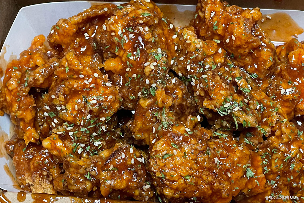 치타치킨 양념치킨