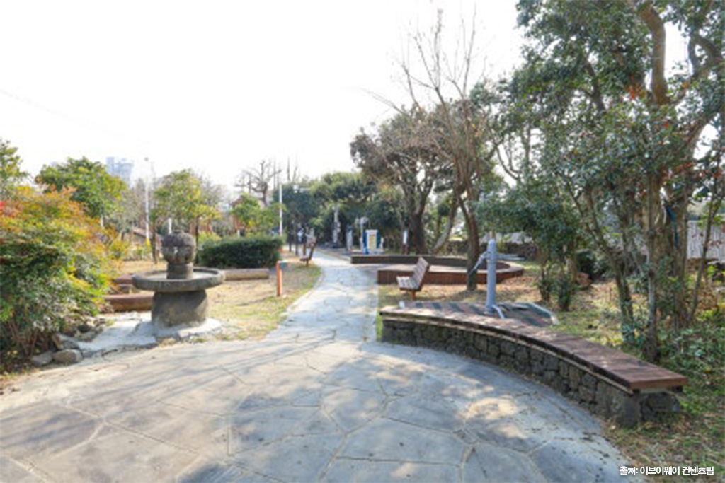 변시지그림정원